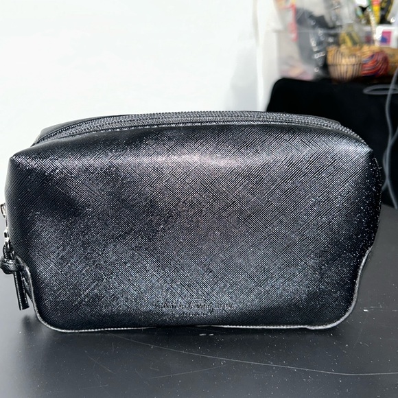 Salvatore Ferragamo Parfums cosmetic case - Picture 2 of 5